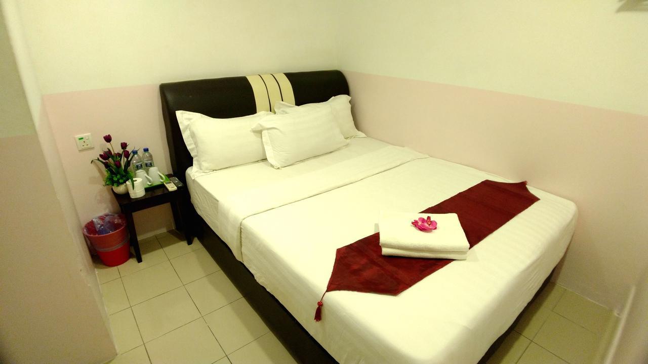 Apple 1 Hotel Budget Гелугор Экстерьер фото
