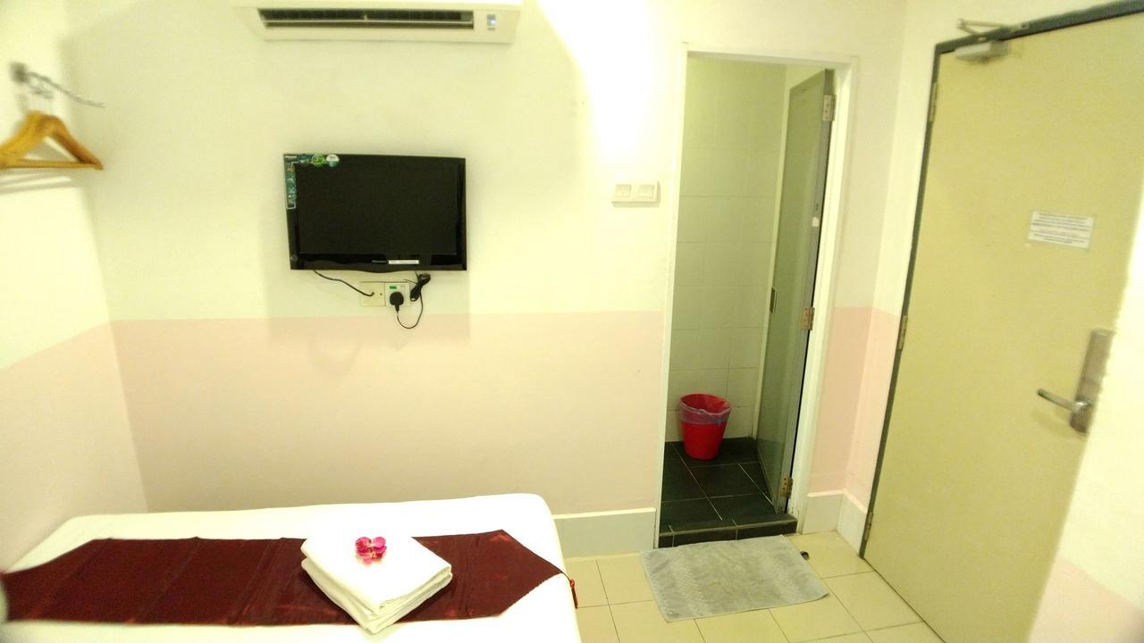 Apple 1 Hotel Budget Гелугор Экстерьер фото